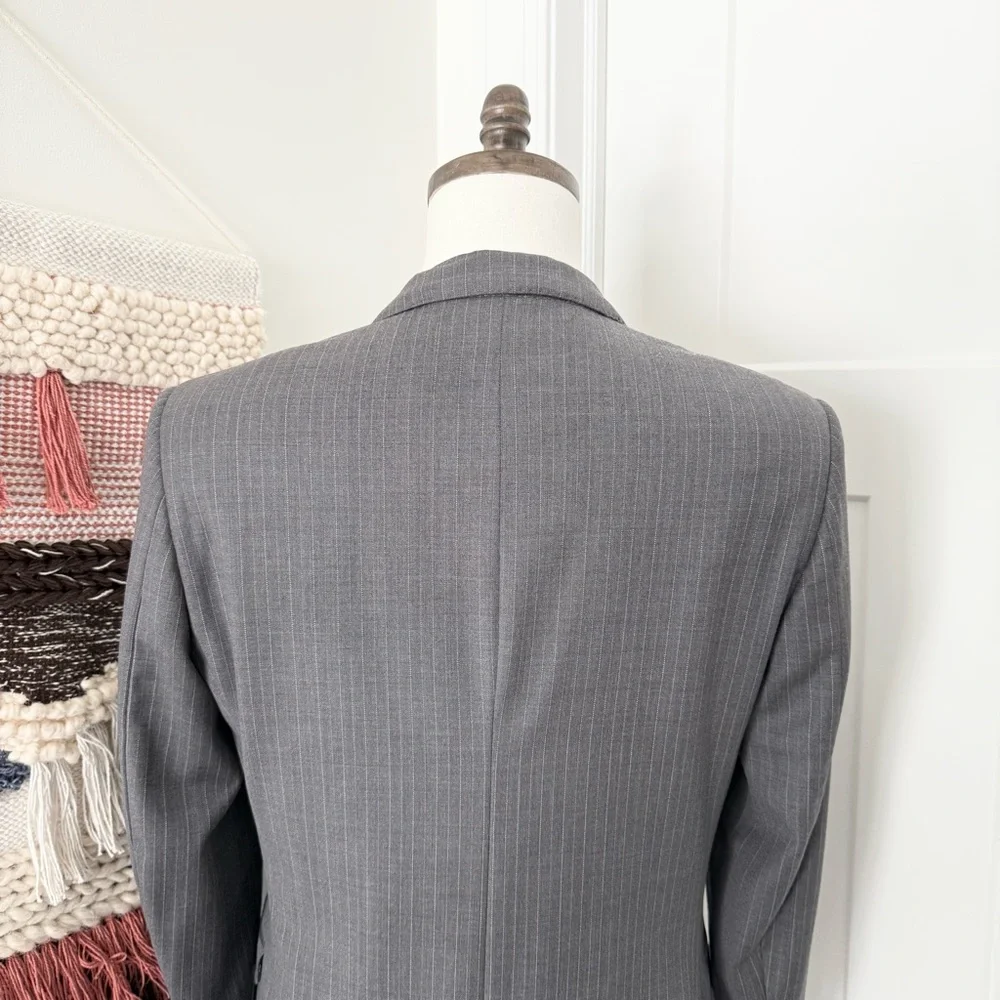 Brooks Brothers Explorer Pinstripe Blazer Grey Sz 38R